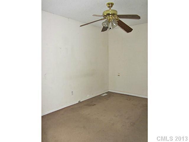 557 Roundtree Circle Chester, SC 29706 - Photo 5 of 10 Gallery Image 5