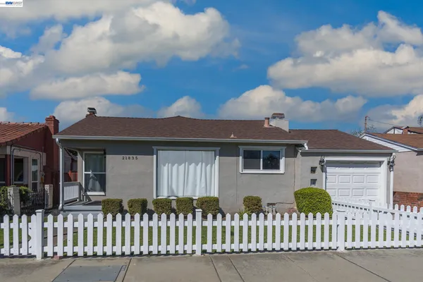 $899,000 | 21835 Redwood Road, Castro Valley, CA 94546