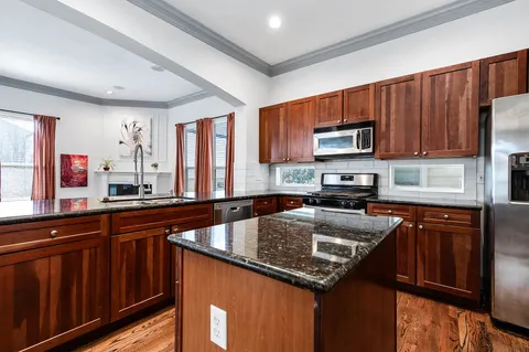 $384,900 | 5723 Petty Street, Houston, TX 77007