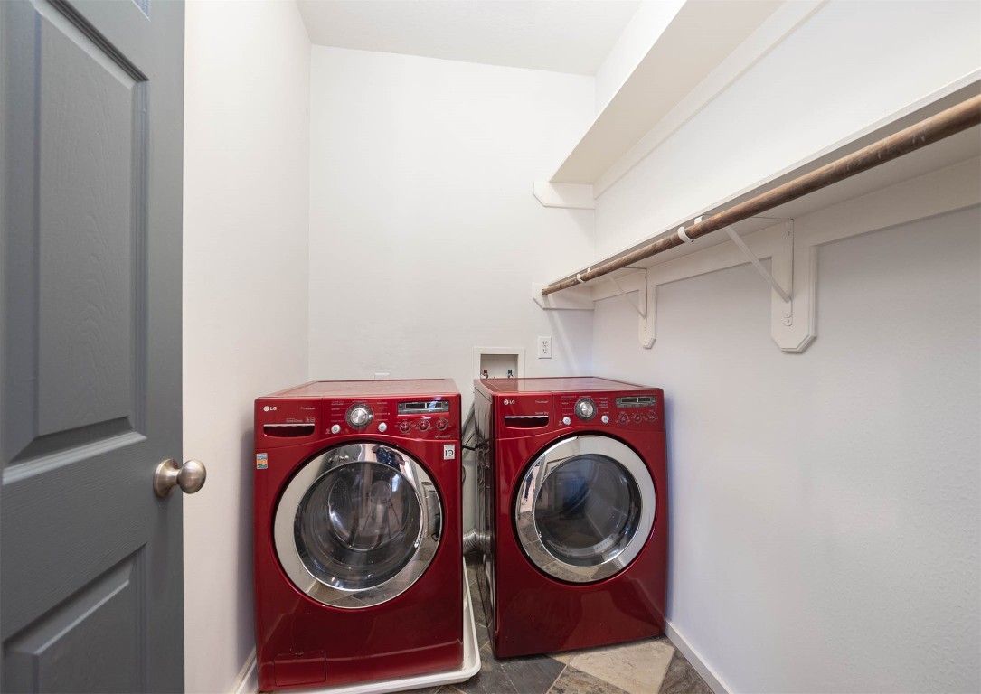 5723 Petty Street Houston, TX 77007 - Photo 24 of 31 a utility room with dryer and washer