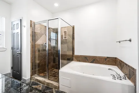 $384,900 | 5723 Petty Street, Houston, TX 77007