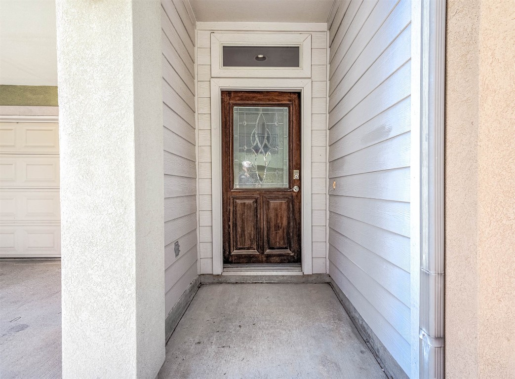 5723 Petty Street Houston, TX 77007 - Photo 4 of 31 a view of front door of a house