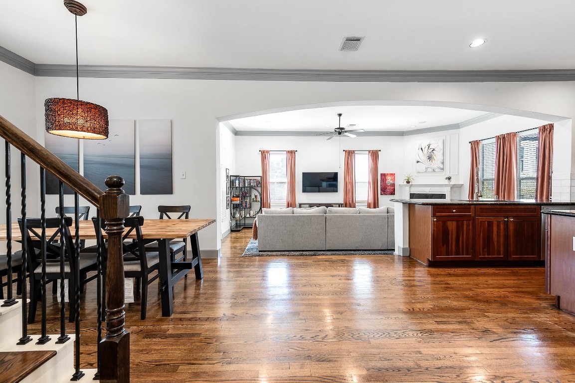 5723 Petty Street Houston, TX 77007 - Photo 9 of 31 a view of a kitchen and dining room