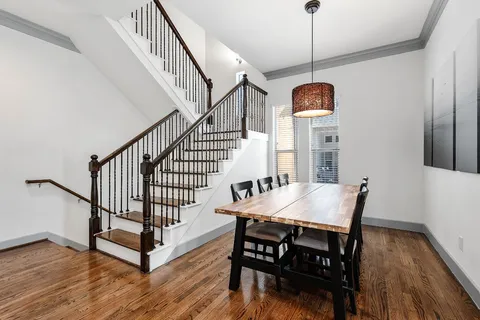 $384,900 | 5723 Petty Street, Houston, TX 77007