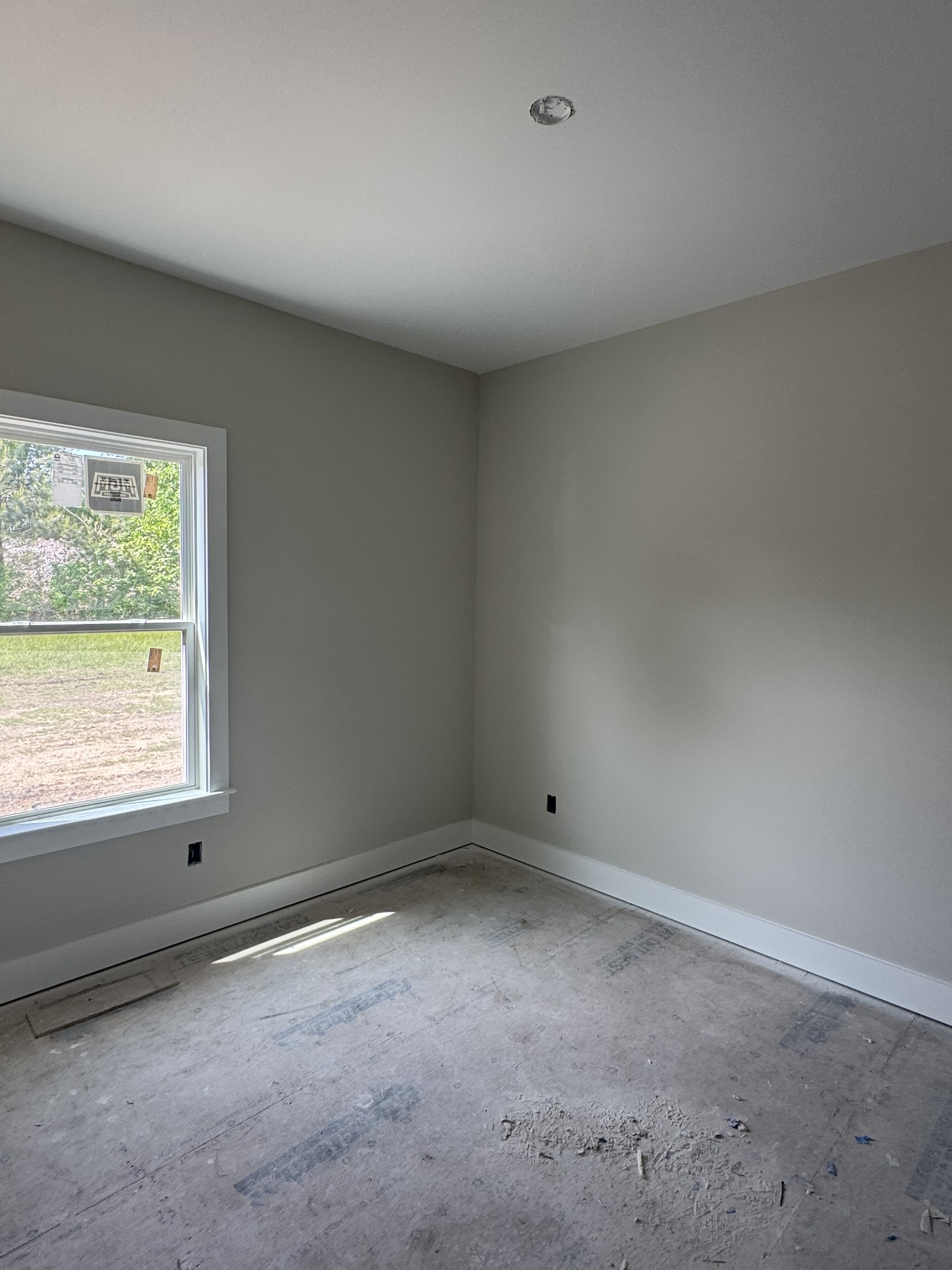422 Shady Hill Road Dickson, TN 37055 - Photo 8 of 15 an empty room with a window