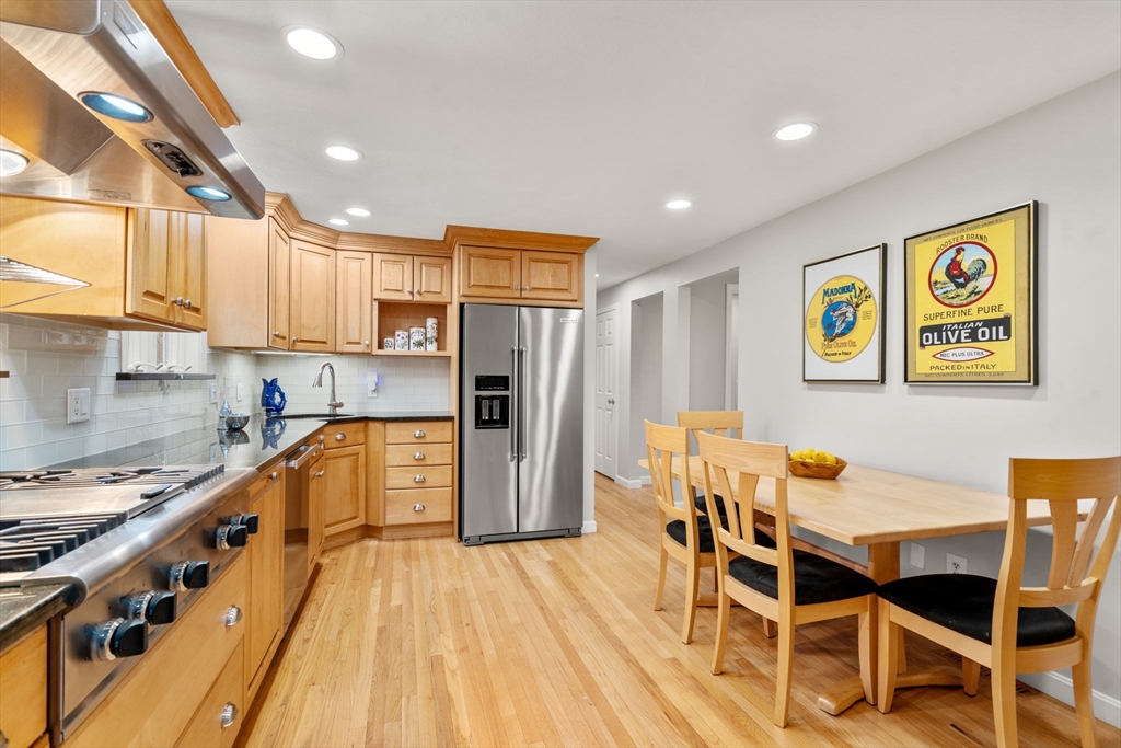 37 Standish Road Needham, MA 02492 - Photo 7 of 22