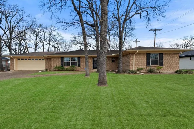 $248,900 | 912 Northwood Boulevard, Corsicana, TX 75110