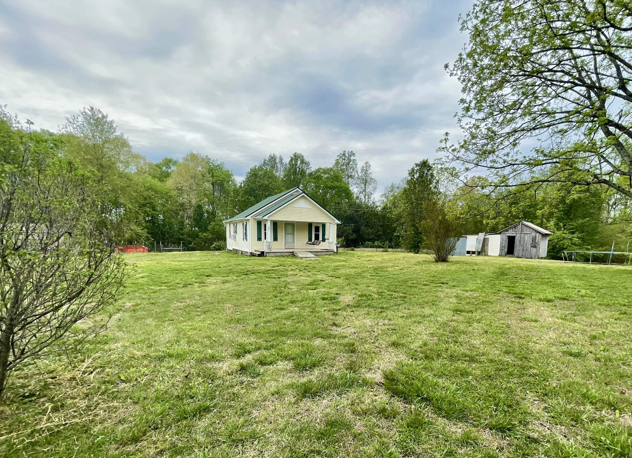 110 Shannon Road Leoma, TN 38468 - Photo 2 of 9 a front view of a house with garden