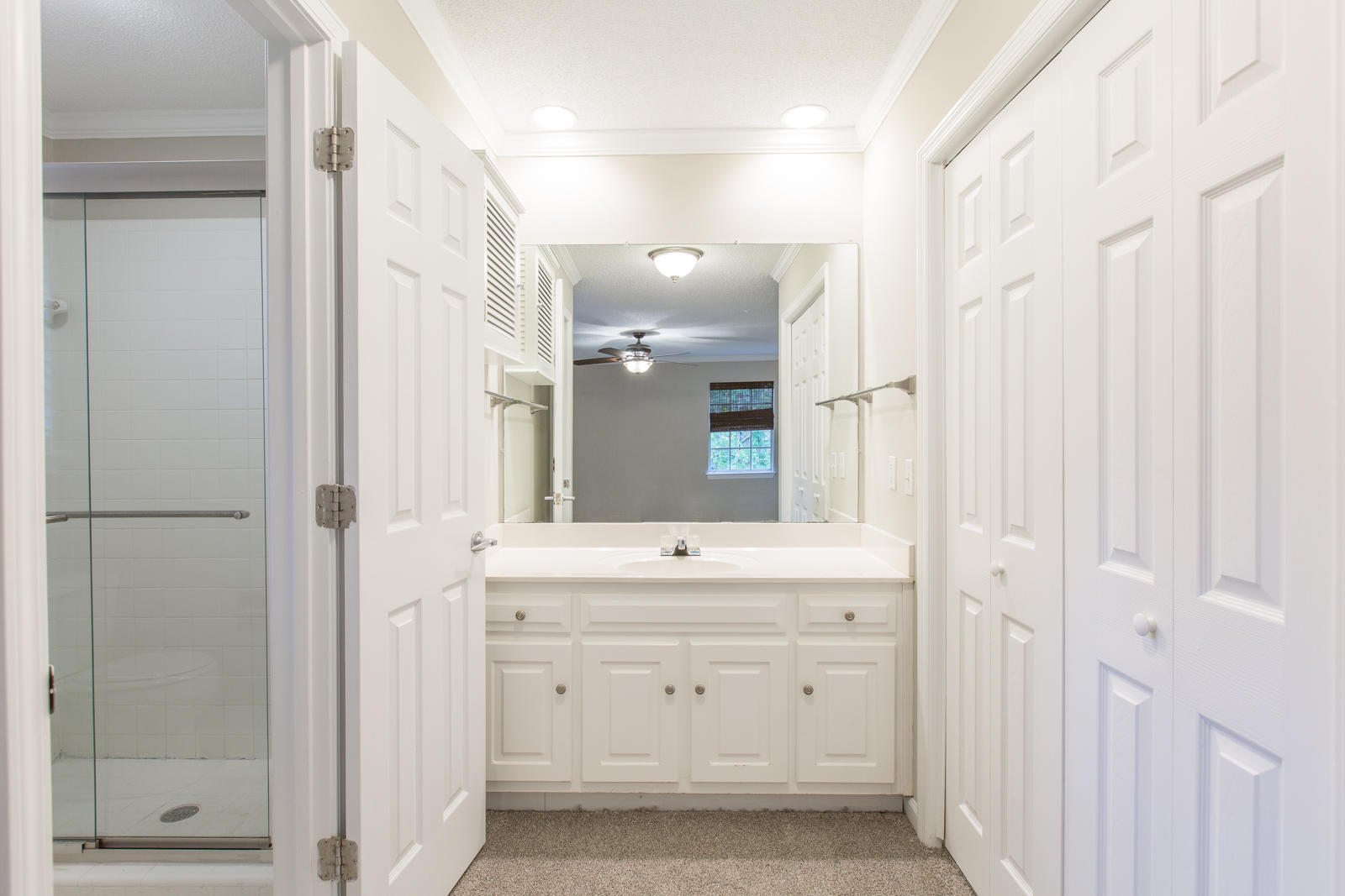 807 Crown Point Road West Signal Mountain, TN 37377 - Photo 16 of 36 Upstairs Bath