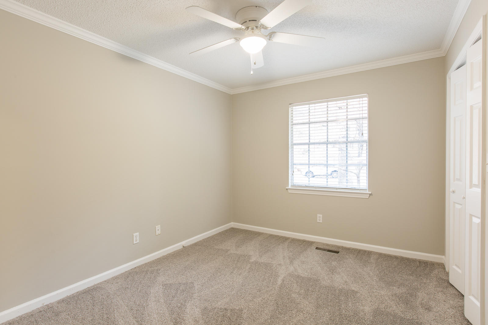 807 Crown Point Road West Signal Mountain, TN 37377 - Photo 18 of 36 Upstairs bedroom
