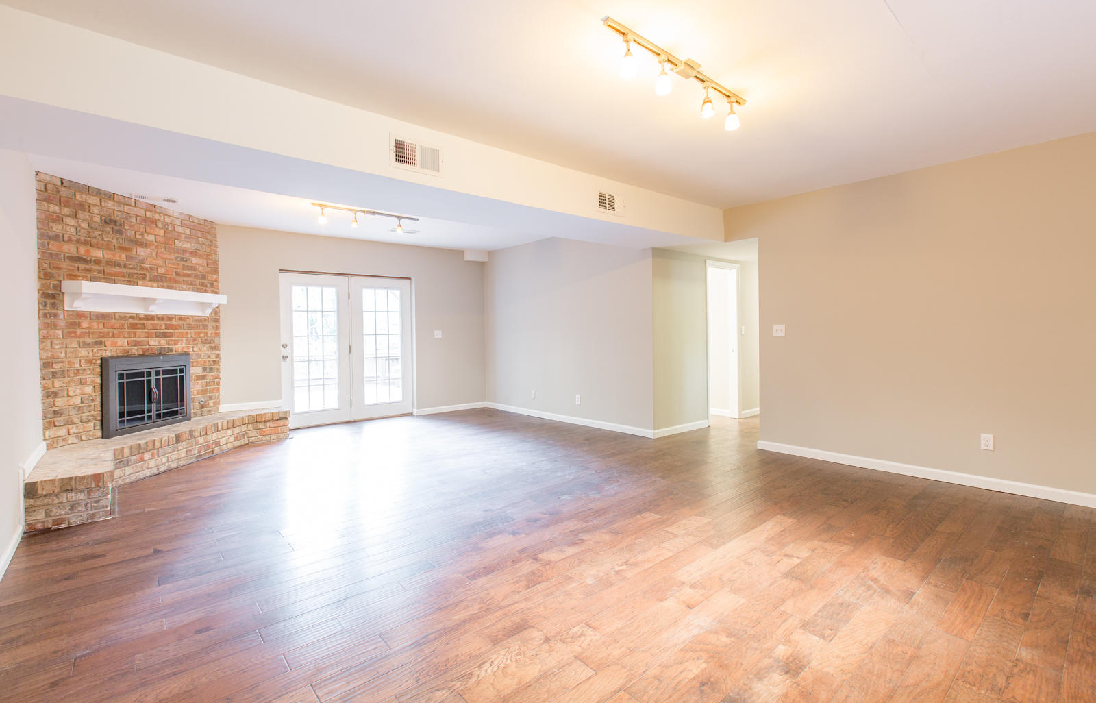 807 Crown Point Road West Signal Mountain, TN 37377 - Photo 23 of 36 Den