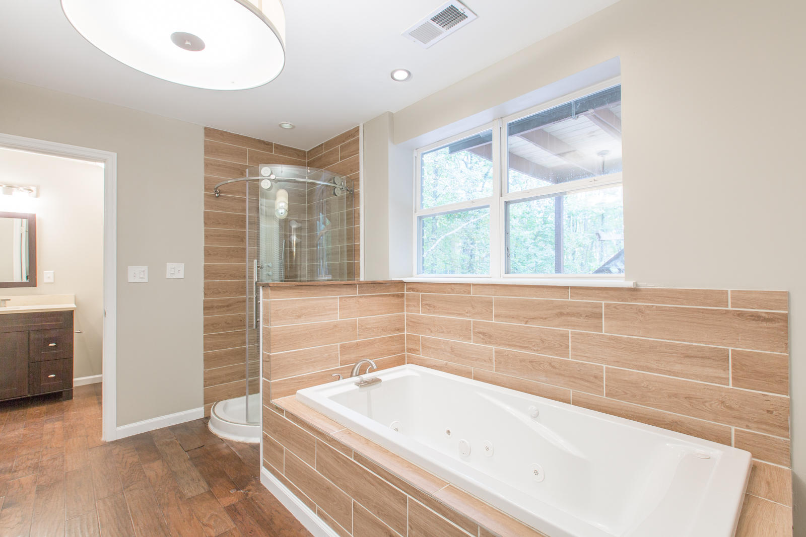 807 Crown Point Road West Signal Mountain, TN 37377 - Photo 28 of 36 Master Bath