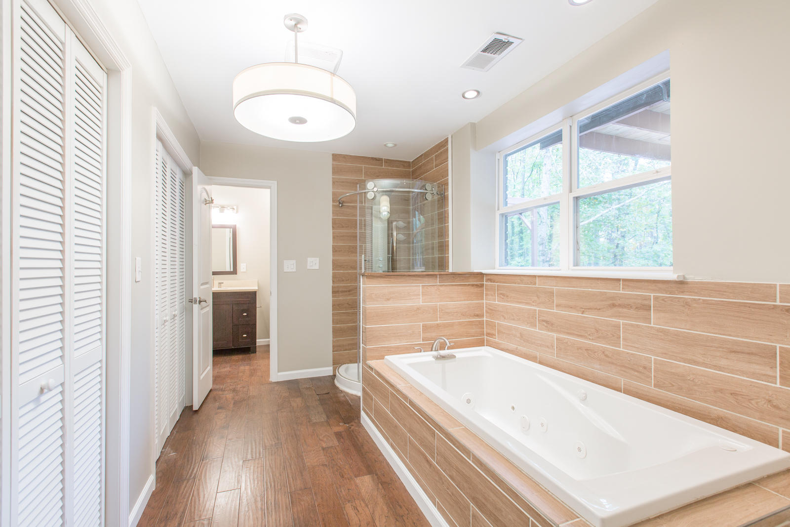 807 Crown Point Road West Signal Mountain, TN 37377 - Photo 30 of 36 Bathroom
