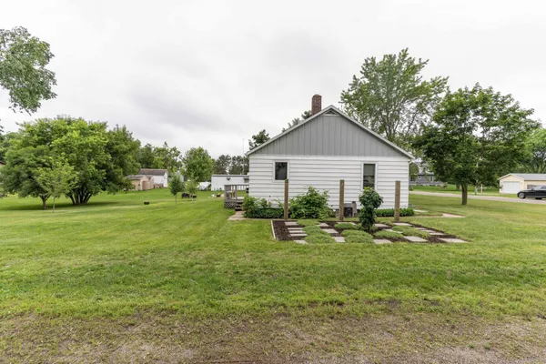 $239,000 | 202 Lake Avenue, Ottertail, MN 56571