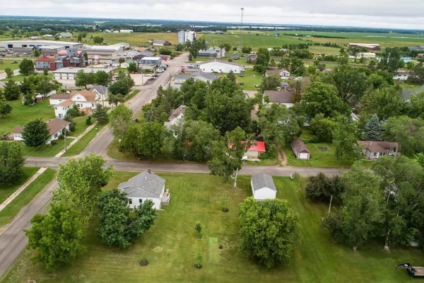 $239,000 | 202 Lake Avenue, Ottertail, MN 56571