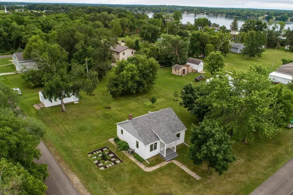 $239,000 | 202 Lake Avenue, Ottertail, MN 56571