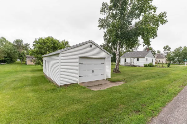 $239,000 | 202 Lake Avenue, Ottertail, MN 56571