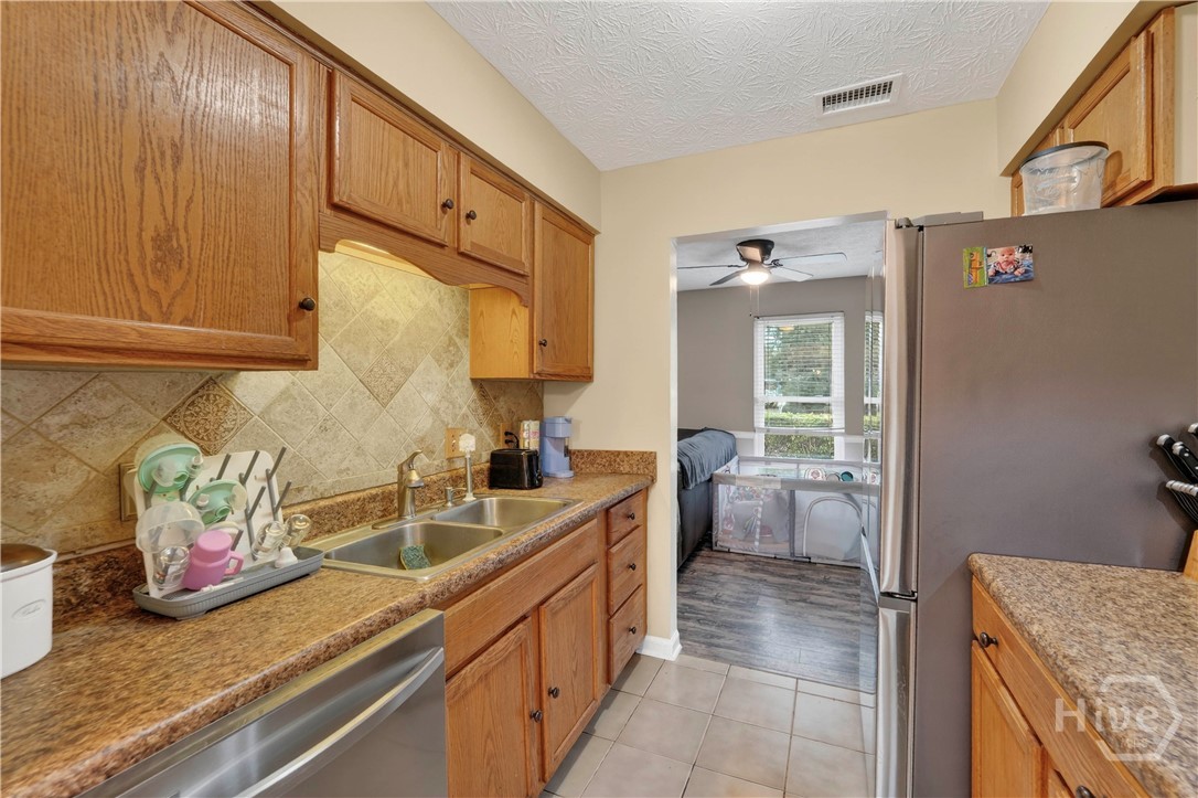 7313 Tropical Way Savannah, GA 31410 - Photo 11 of 25