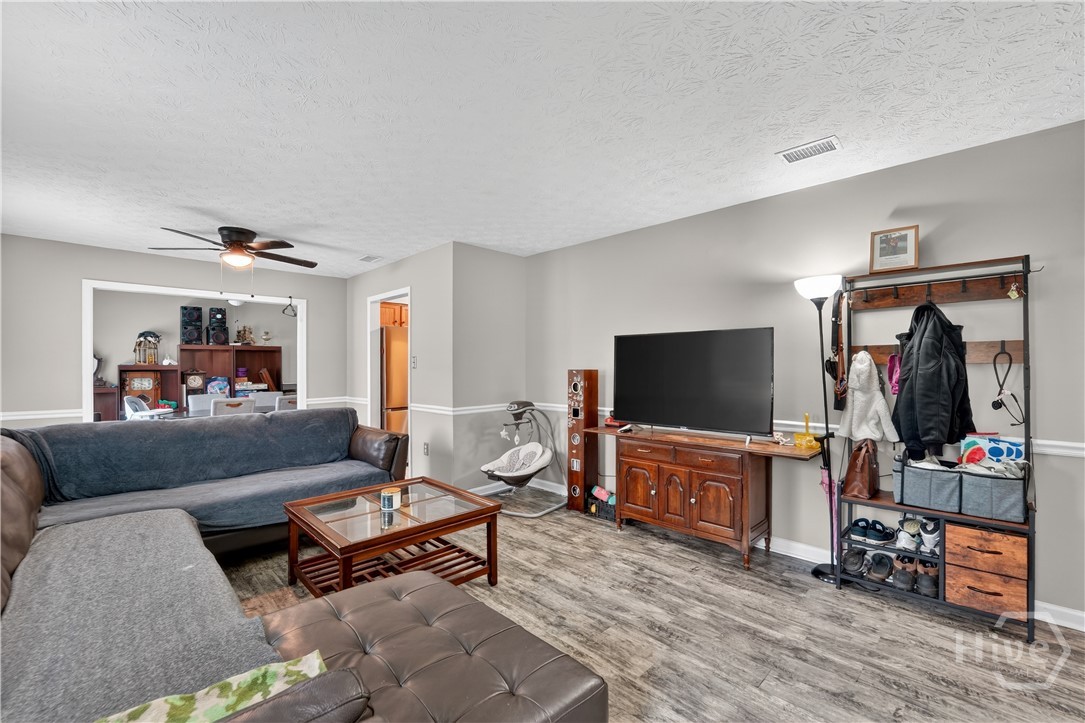 7313 Tropical Way Savannah, GA 31410 - Photo 5 of 25