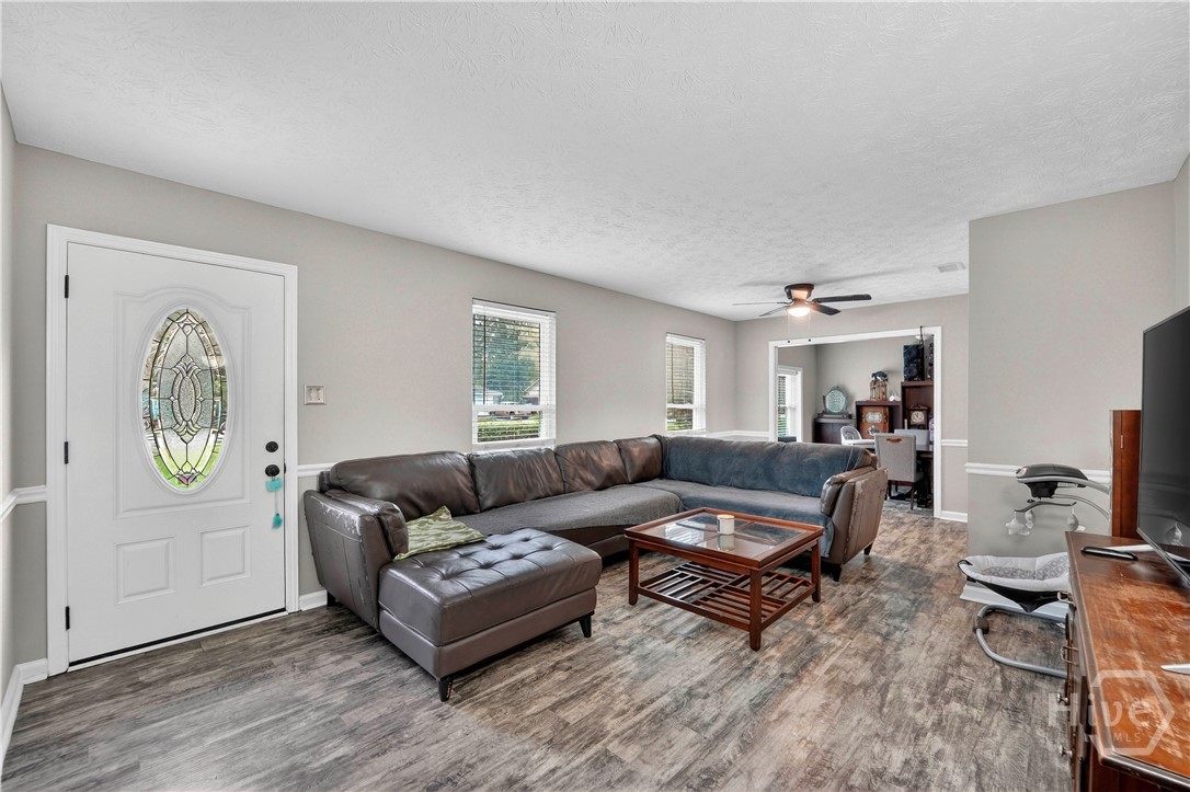 7313 Tropical Way Savannah, GA 31410 - Photo 6 of 25