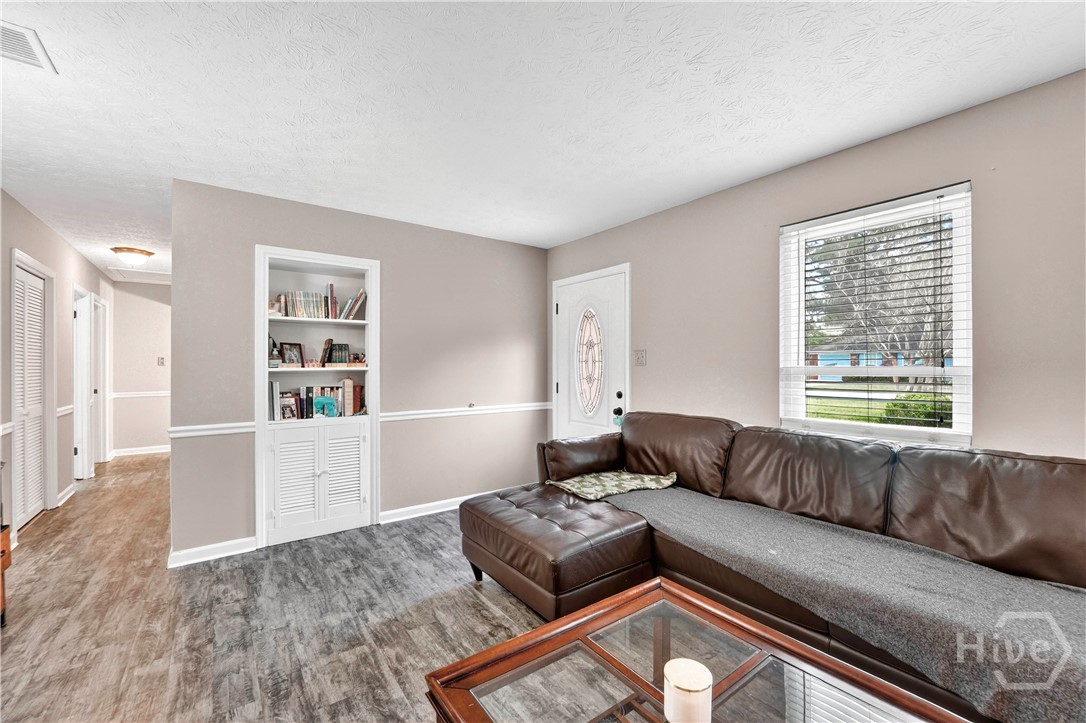 7313 Tropical Way Savannah, GA 31410 - Photo 7 of 25