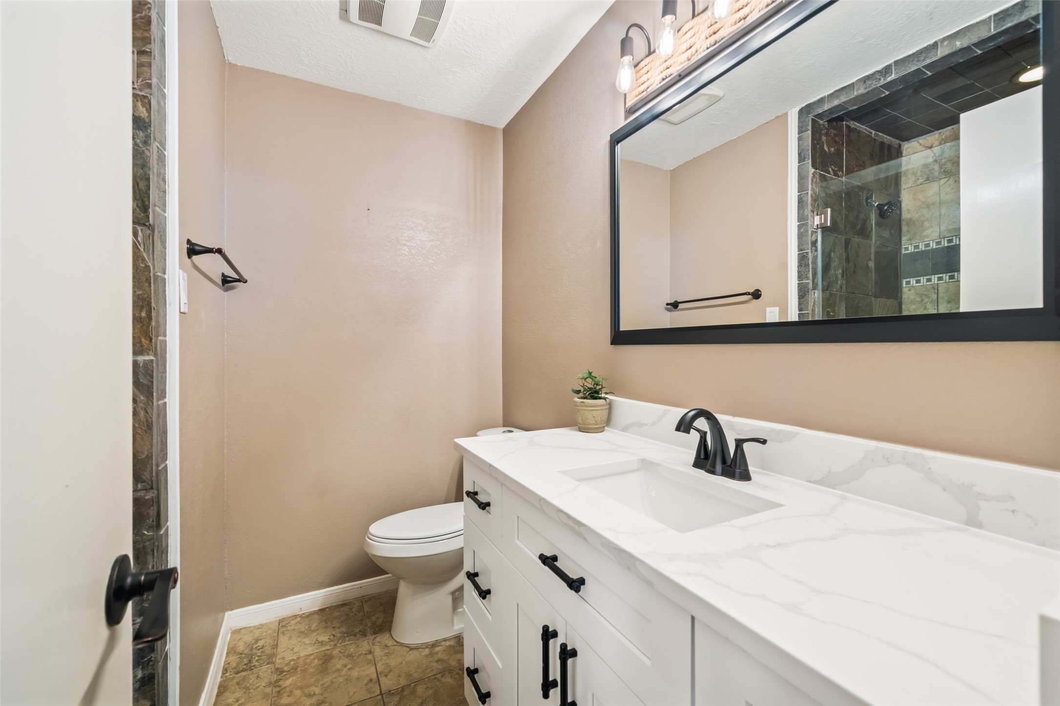 3019 Ramblewood Road Montgomery, TX 77356 - Photo 24 of 40 Downstairs guest bath with a shower