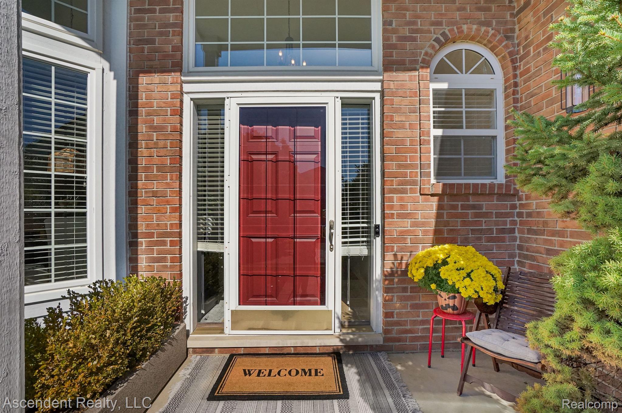 3198 Silverbrook Drive Rochester, MI 48306 - Photo 3 of 38 Front door