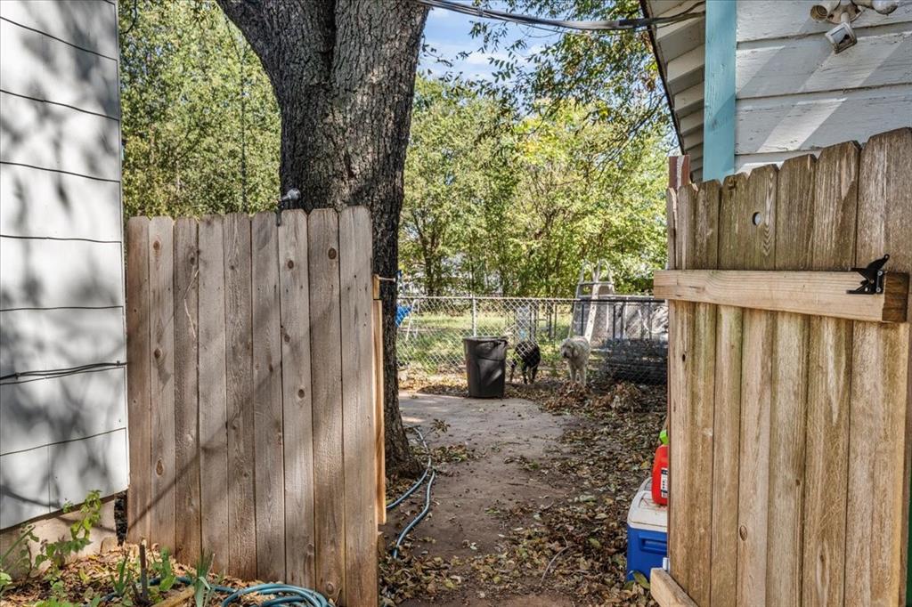 316 Ritchey Street Gainesville, TX 76240 - Photo 25 of 27