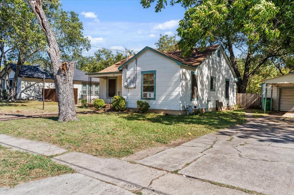 316 Ritchey Street Gainesville, TX 76240 - Photo 3 of 27