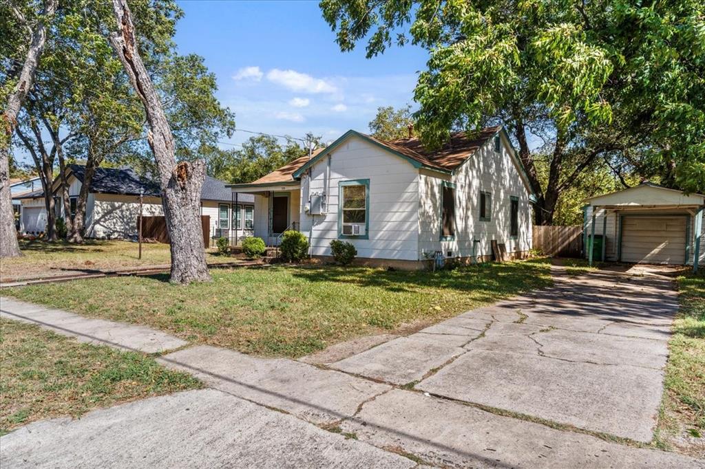 316 Ritchey Street Gainesville, TX 76240 - Photo 4 of 27