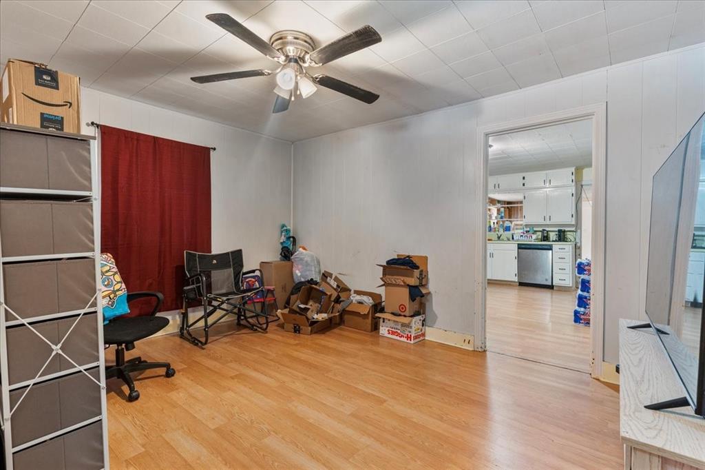 316 Ritchey Street Gainesville, TX 76240 - Photo 8 of 27