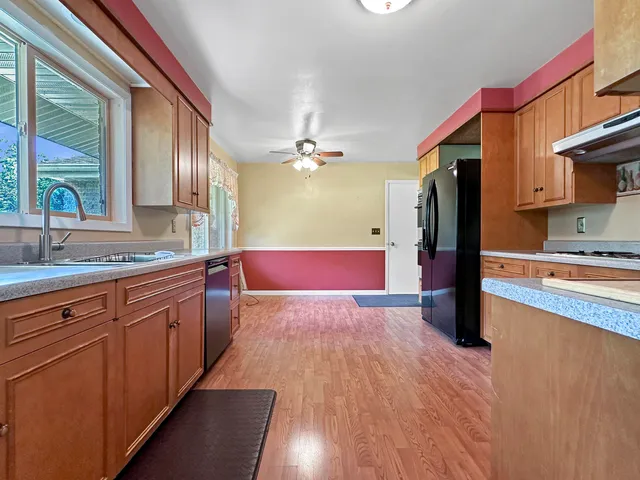 $259,900 | 2545 Na-Wa-Ka Drive, Marinette, WI 54143