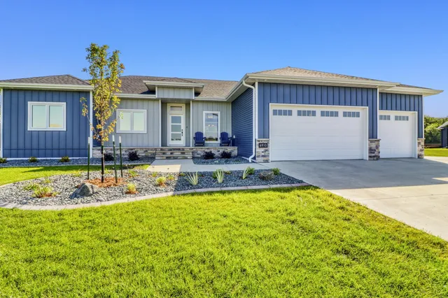 $799,000 | 6910 2nd Street Northwest, Moorhead, MN 56560