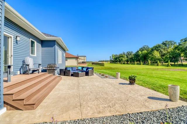 $799,000 | 6910 2nd Street Northwest, Moorhead, MN 56560