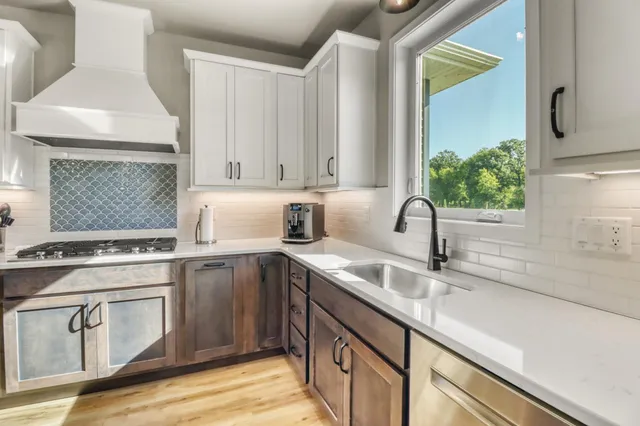 $799,000 | 6910 2nd Street Northwest, Moorhead, MN 56560