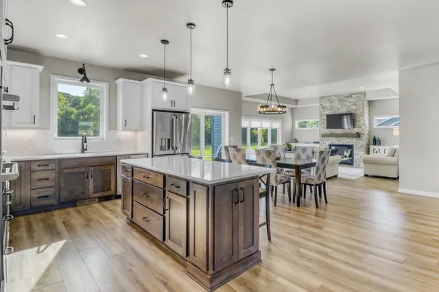 $799,000 | 6910 2nd Street Northwest, Moorhead, MN 56560