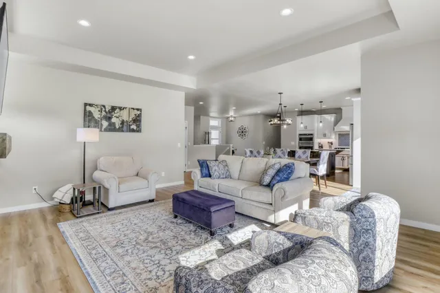 $799,000 | 6910 2nd Street Northwest, Moorhead, MN 56560