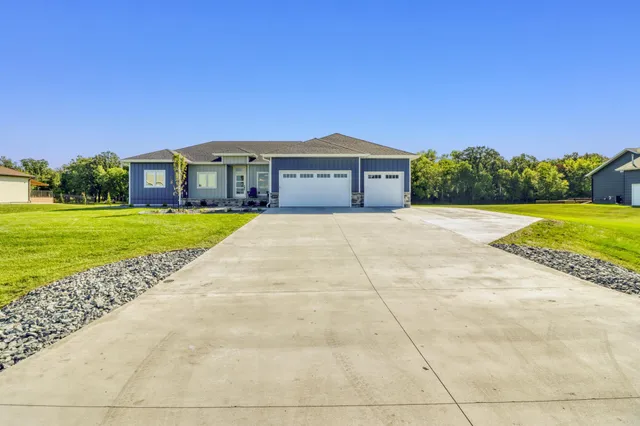 $799,000 | 6910 2nd Street Northwest, Moorhead, MN 56560