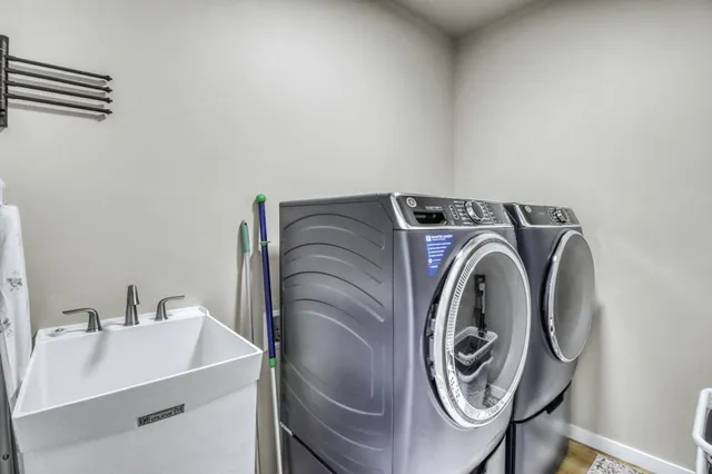 $799,000 | 6910 2nd Street Northwest, Moorhead, MN 56560