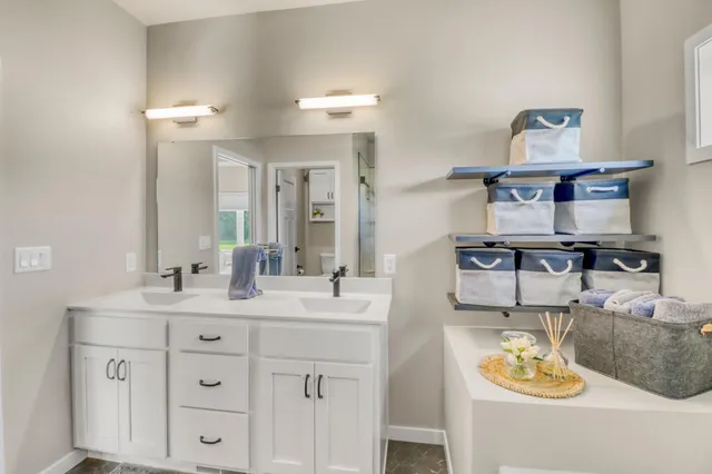 $799,000 | 6910 2nd Street Northwest, Moorhead, MN 56560