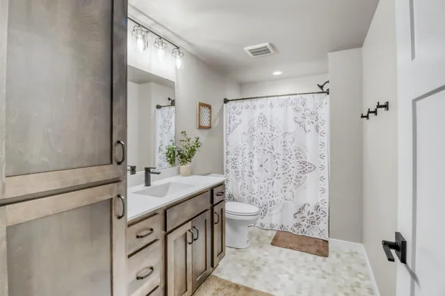 $799,000 | 6910 2nd Street Northwest, Moorhead, MN 56560