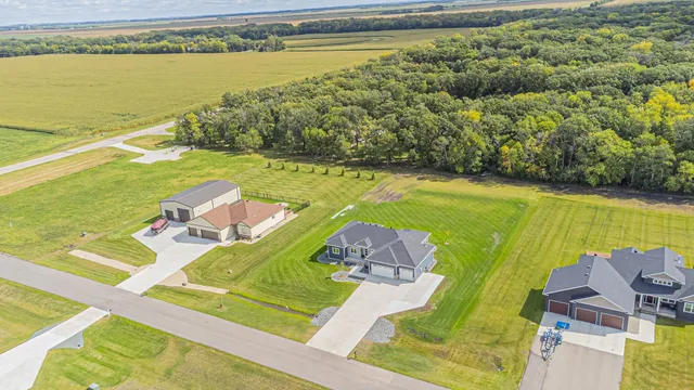 $799,000 | 6910 2nd Street Northwest, Moorhead, MN 56560