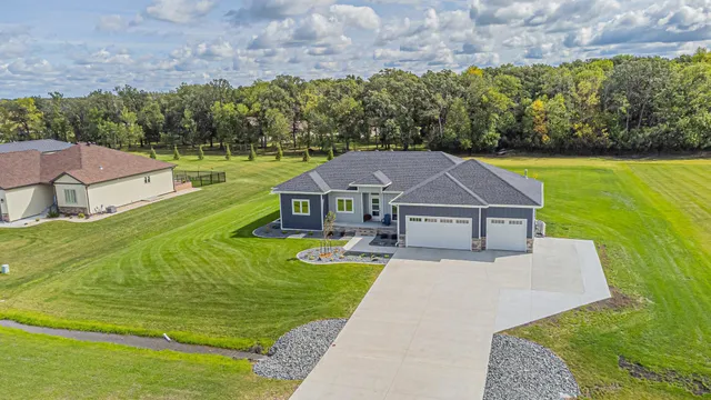 $799,000 | 6910 2nd Street Northwest, Moorhead, MN 56560