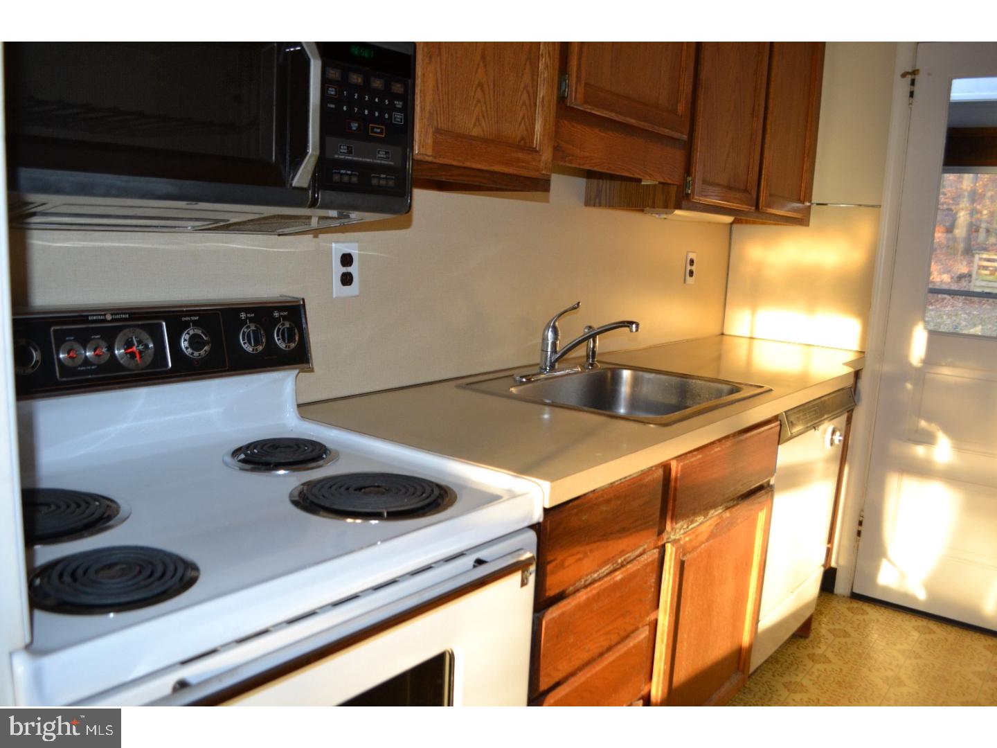 857 Shenton Road West Chester, PA 19380 - Photo 11 of 25 Kitchen