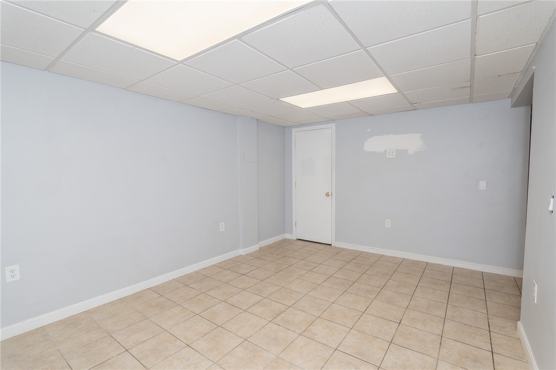 711 S Road South Kingstown, RI 02879 - Photo 28 of 32 Bonus flex space is available for any other home and occupancy needs