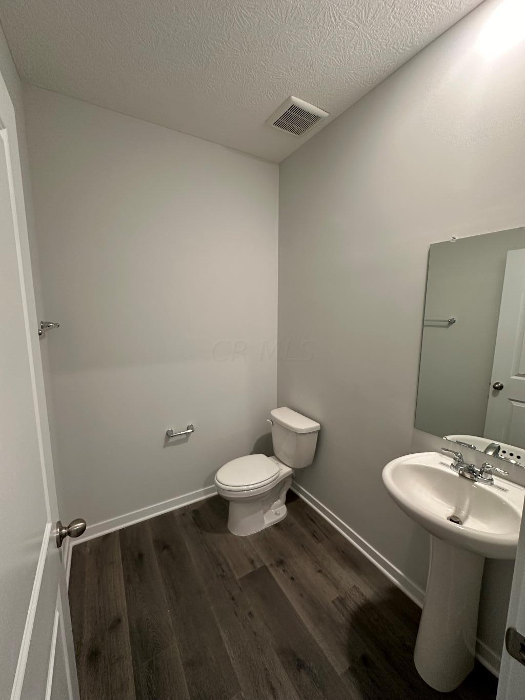 1509 Raley Way Columbus, OH 43228 - Photo 4 of 18 RP 52 Half Bath 12-6
