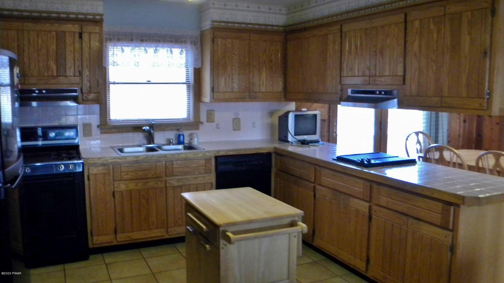 154 Sheards Road Milanville, PA 18443 - Photo 13 of 28 10a-kitchen