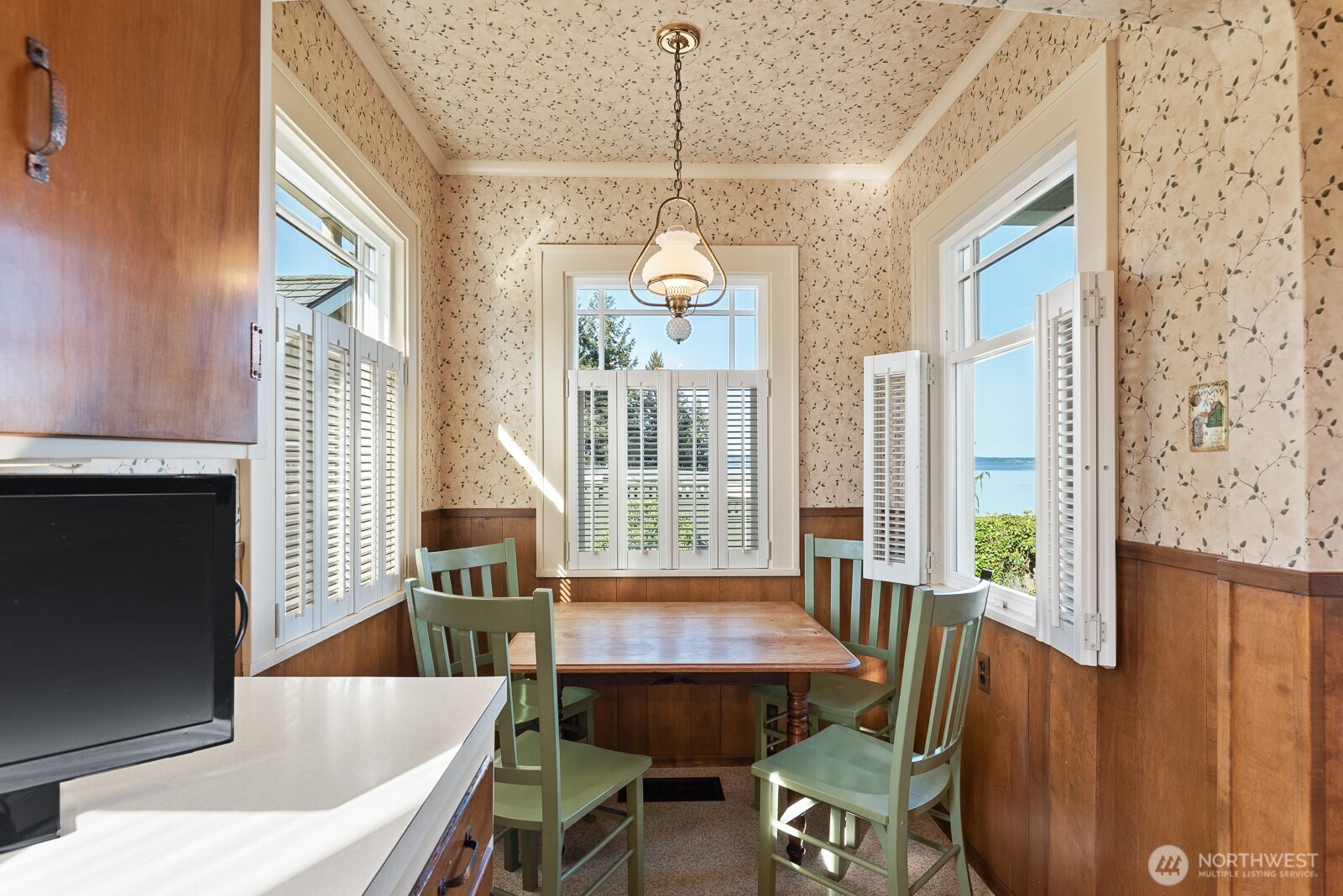 4436 Seahurst Avenue Everett, WA 98203 - Photo 15 of 40