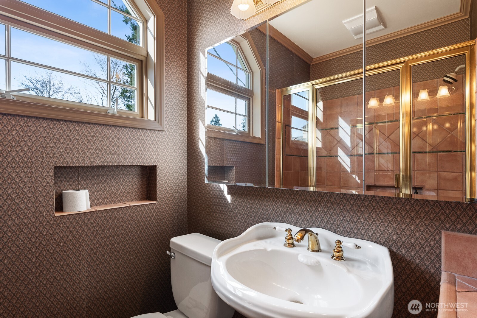 4436 Seahurst Avenue Everett, WA 98203 - Photo 18 of 40