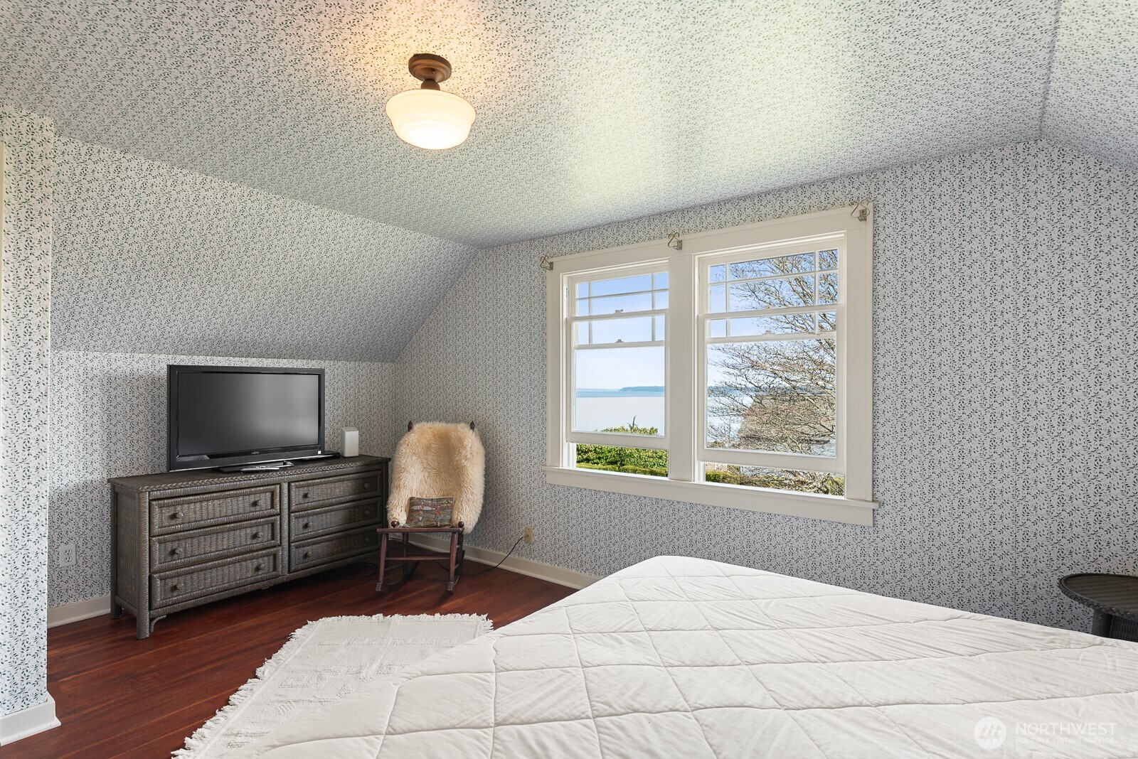 4436 Seahurst Avenue Everett, WA 98203 - Photo 22 of 40